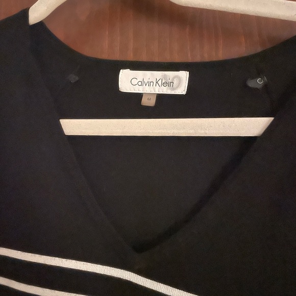 Calvin Klein women’s v-neck stripe sweater large - Picture 3 of 4
